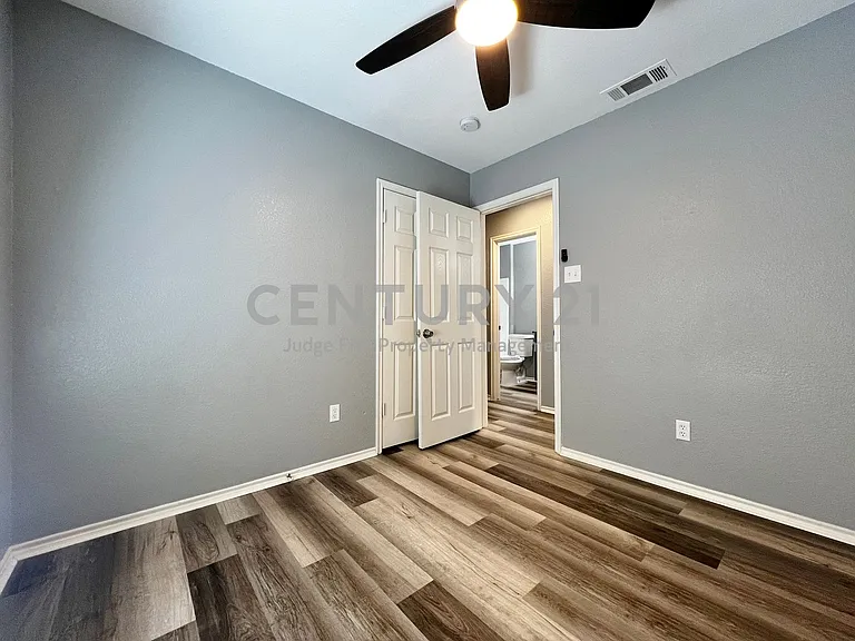 1010 S Retta St — Photo 24