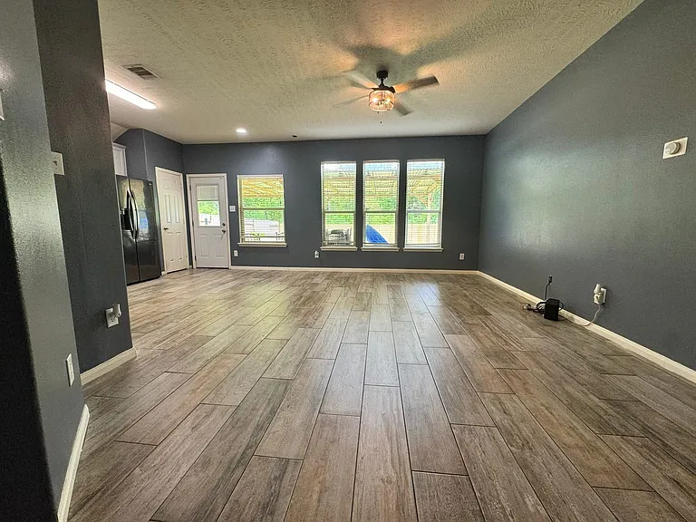 4019 Strawberry Ct — Photo 10
