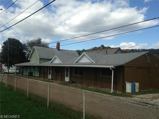 1st image of 125 9th St NE