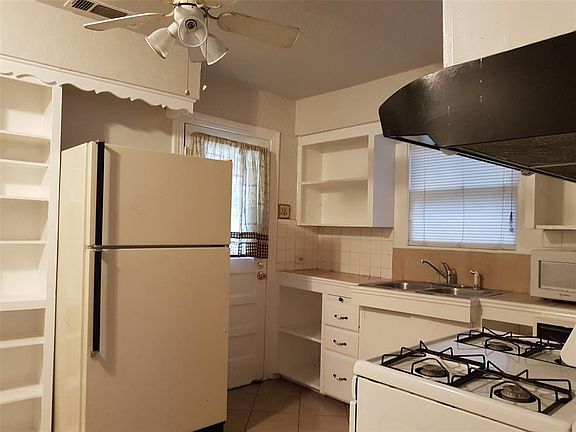 5th image of 1410 Red Bud Ln