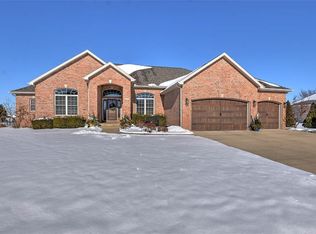 1248 Talon Ln, Forsyth, IL 62535