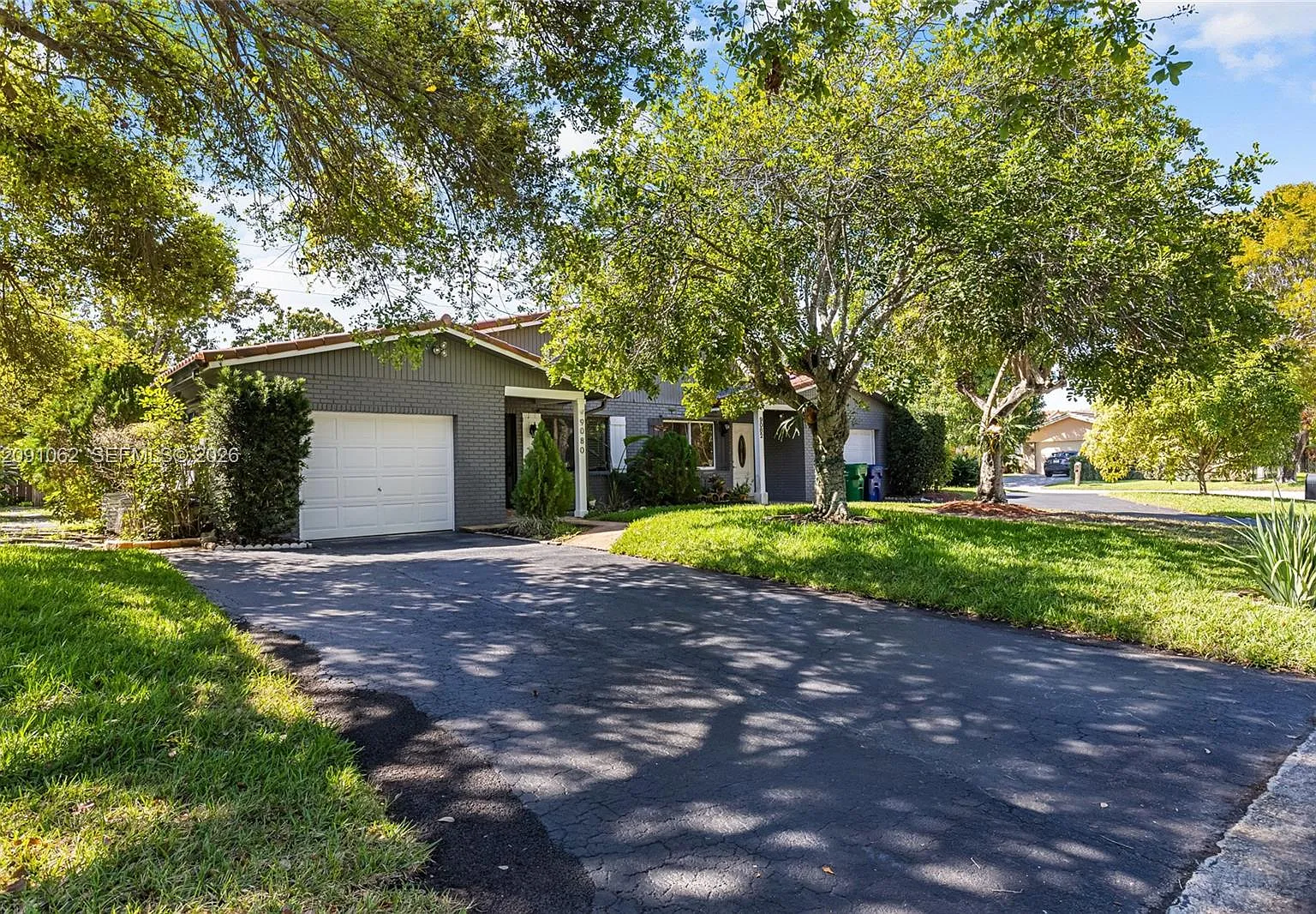 3 bed, 2.0 bath, 1714 sqft, $3,700 — Photo 2