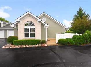 7218 Meadow View St, Shawnee, KS 66227