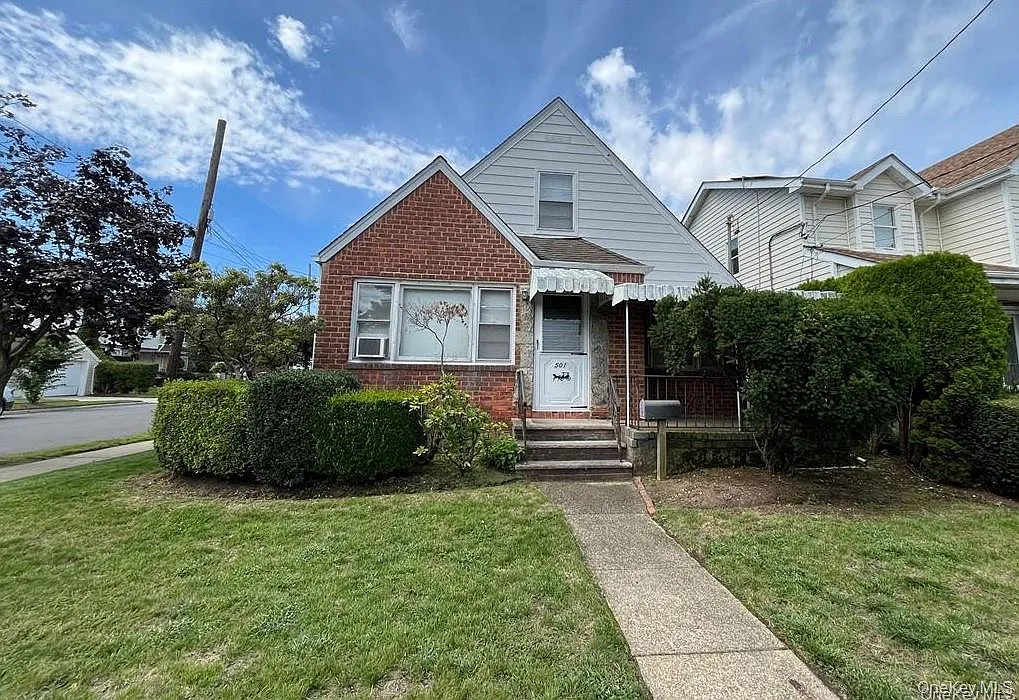 501 New Hyde Park Road photo 1