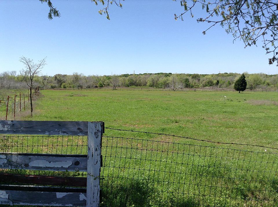 approx. 9 acres