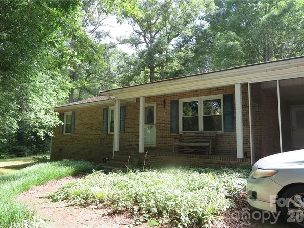 112 Glenn Oaks Dr, Lawndale, NC 28090