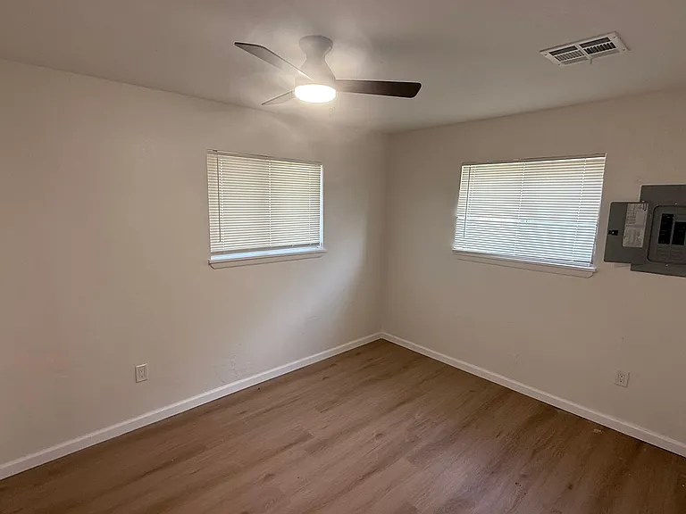 732 SW 46th St — Photo 14