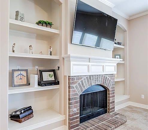 5th image of 2378 Tallgrass Cir