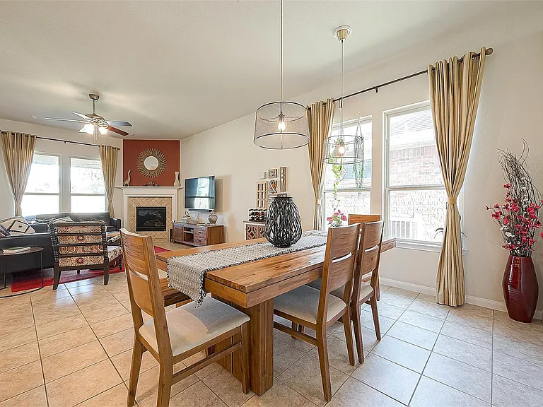 15627 Huddleston Dr — Photo 4