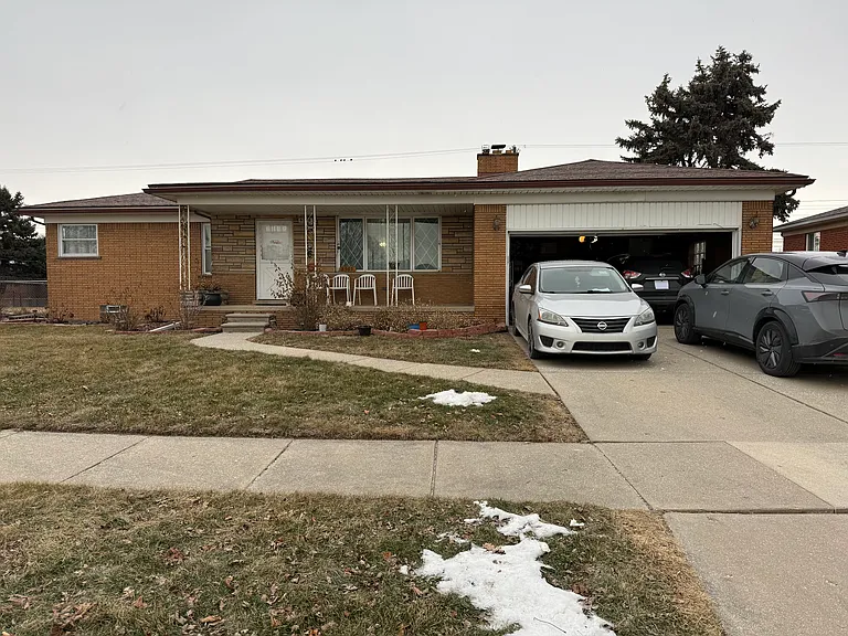 8565 Potomac Ave — Photo 36