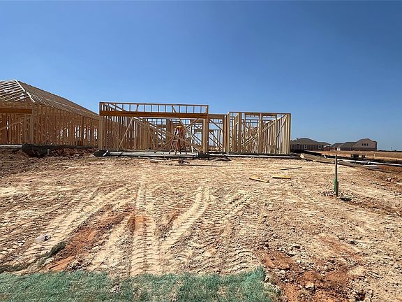 3rd image of 1040 Cornelian Dr