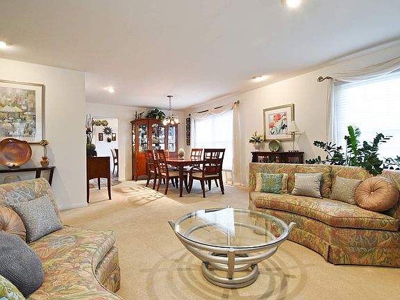 Living Room / Dining Room