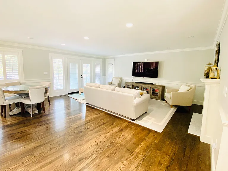 10535 NE 20th Pl — Photo 3
