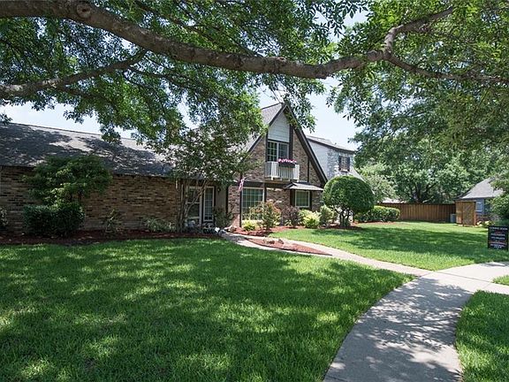 2nd image of 2305 Belmont Pl