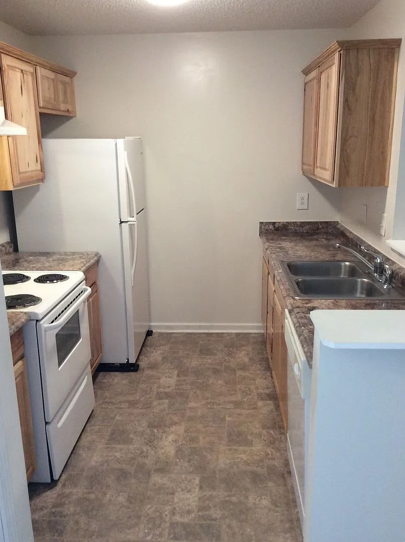 Charming 2-Bedroom, 2-Bath Duplex with Garage — Photo 3