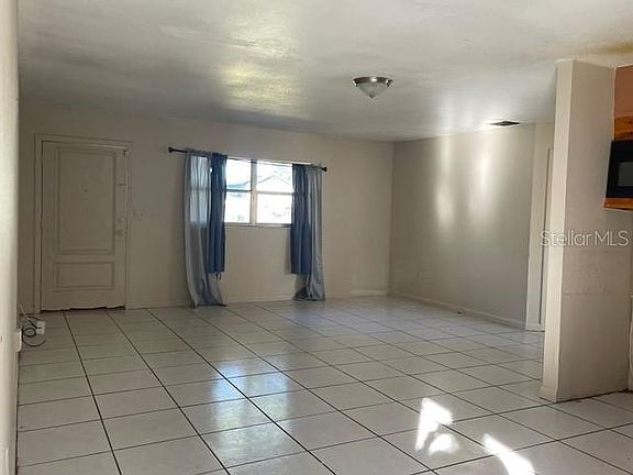 5th image of 113 N Lancelot Ave