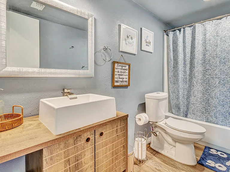 11611 Rousseau St — Photo 24