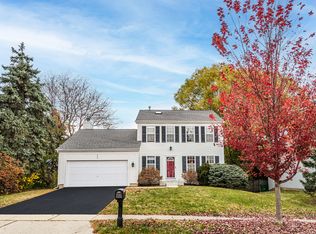 920 Hillside Dr, Mundelein, IL 60060