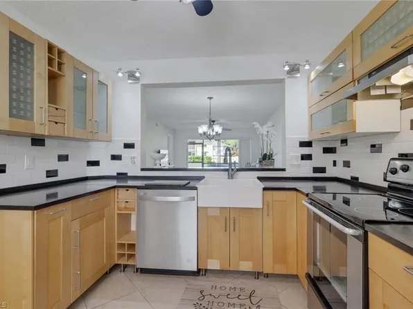 600 Squire CIR #103, NAPLES, FL 34104