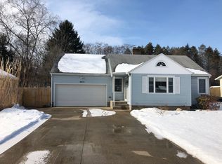 4673 Maple St, Norton Shores, MI 49441