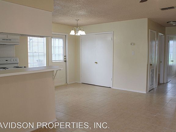 5th image of 819 W Olmos Dr