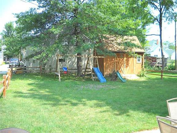 5th image of 211 E Superior St