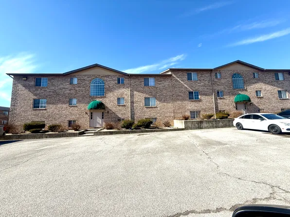 117 Lauren Cir #6, Belleville, IL 62223