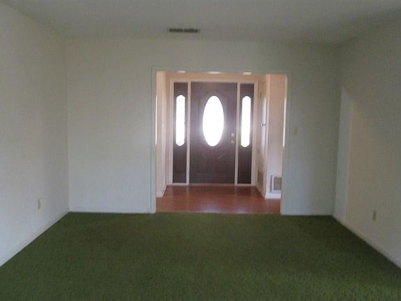 4th image of 1918 Broyhill Ln