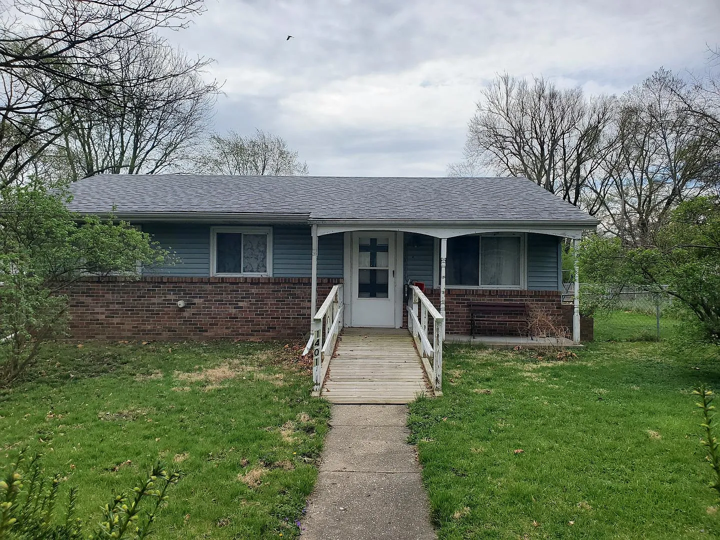 1401 Comanche Dr photo 1