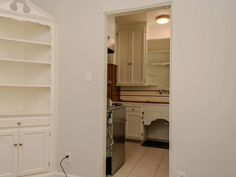 Chateau Louise — Photo 19