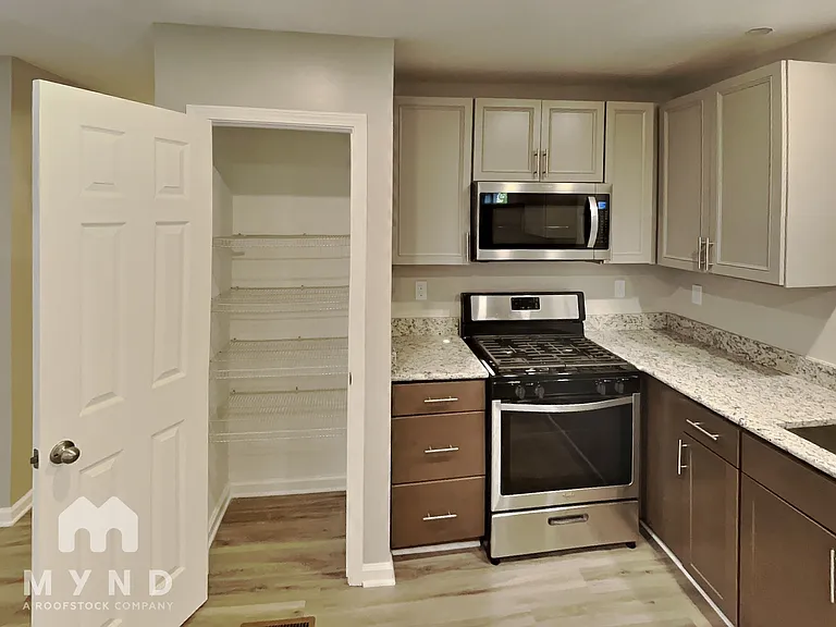 214 Aspen Dr — Photo 4