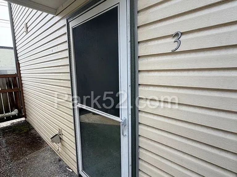 631 N Fife St #3 — Photo 2