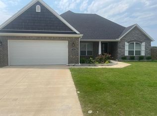 550 Magnolia Ln, Centerton, AR 72719