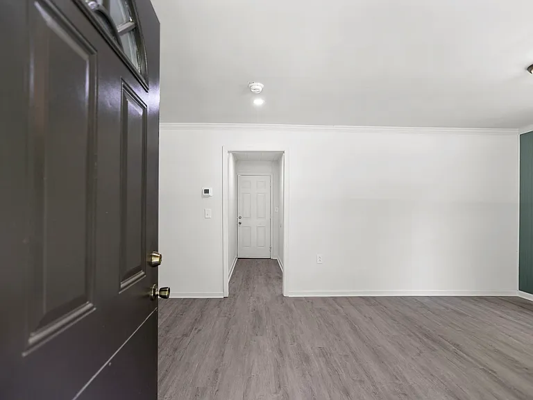715 Corinth Rd — Photo 3