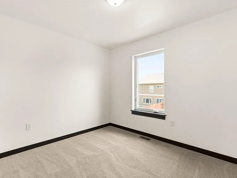 824 Rookery Ln #B — Photo 9