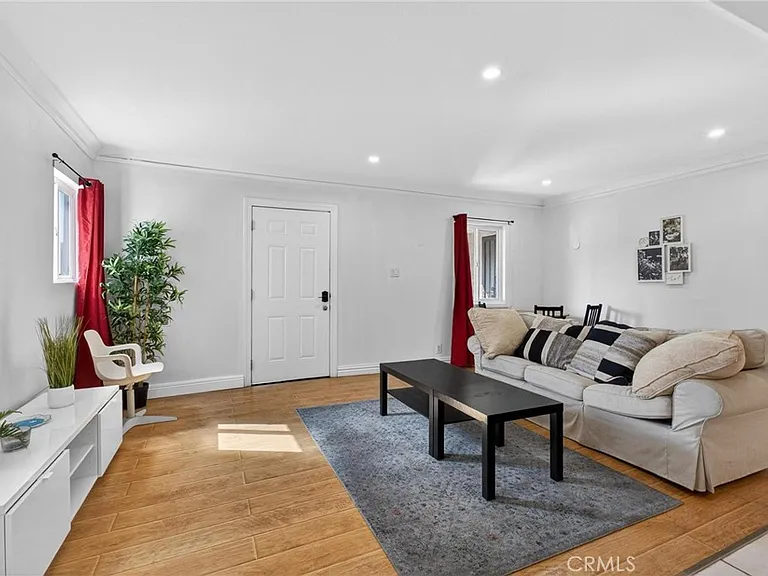 4533 Saturn St — Photo 11