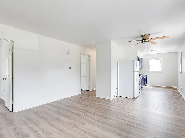 1600 Pollock St #B — Photo 14