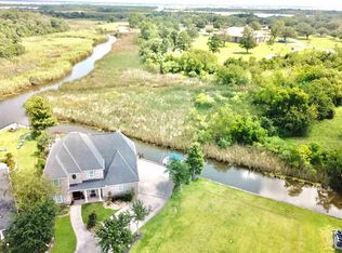 621 Mildred Mnr, Port Neches, TX 77651