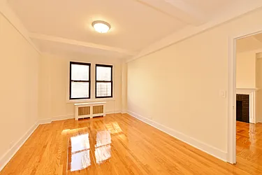 Rented by Siderow Residential Group