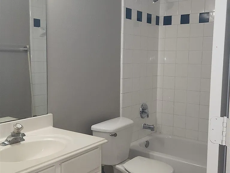11203 Newberry Dr — Photo 12