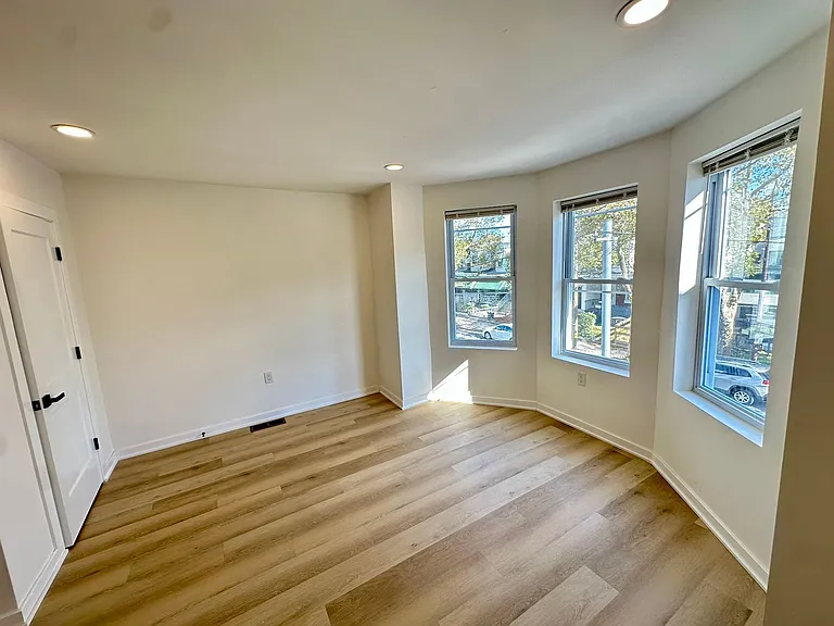 1446 N 60th St — Photo 27