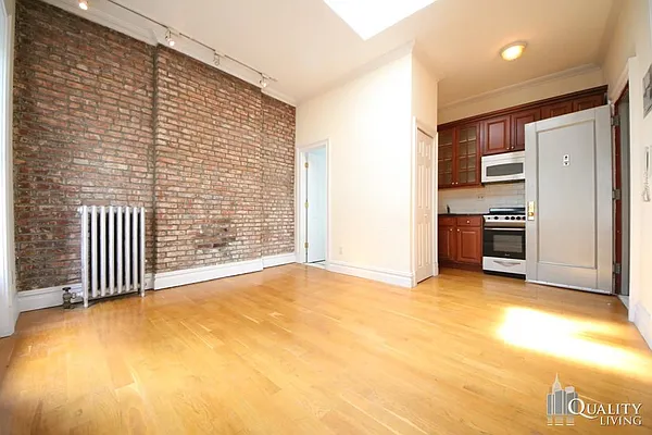 Rented by (Legacy) NY Quality Living Uptown | media 11