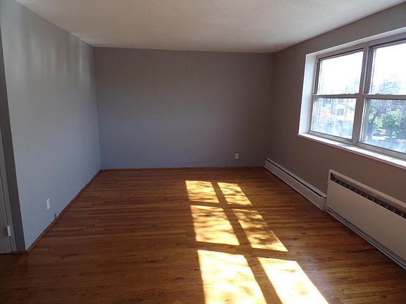 3rd image of 2096 Delaware Ave #1