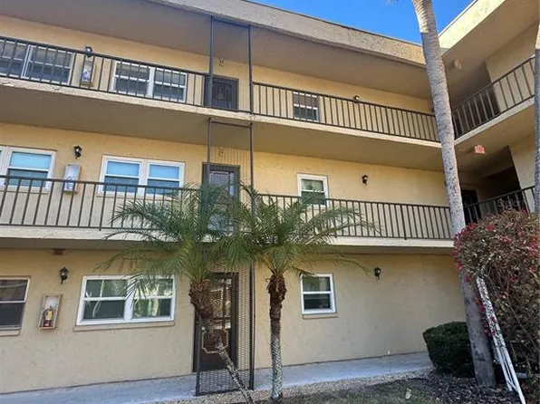 11485 Oakhurst Rd Bldg 200-114, Largo, FL 33774