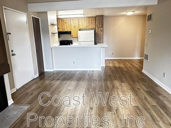 3rd image of 9249 Village Glen Dr Unit 204
