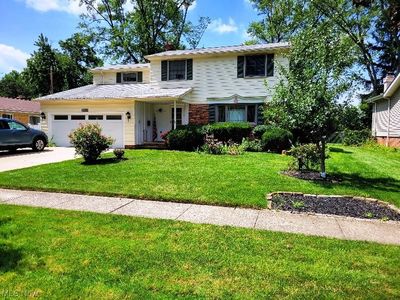 563 Louis Dr, Berea, OH, 44017