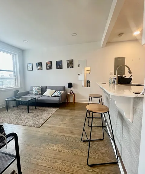 13 Peterborough St #23 — Photo 1