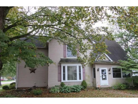 191 E Elm St photo 1
