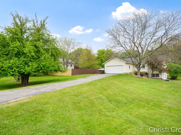 8414 Windstone Dr NE, Rockford, MI 49341