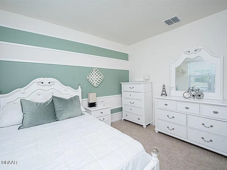 1326 Middle Lake Dr — Photo 6